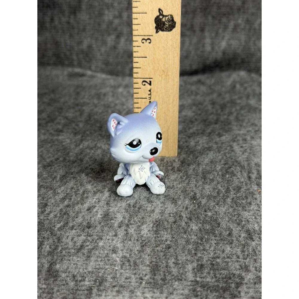 Hasbro Littlest Pet Shop Blue Husky #1617 Dog Mini Figure Snowflake 2010 LPS Toy